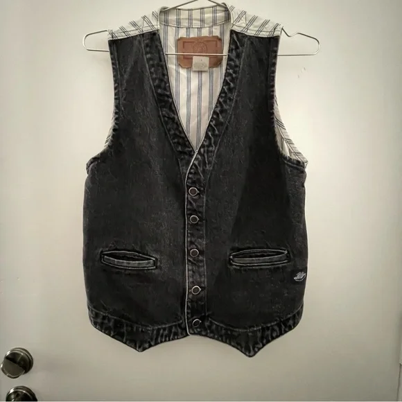 ジャケット・アウター LEVIS VINTAGE CLOTHING BLACK DENIM VEST Awesome Levis Black Denim Sleeveless Vest Jacket | Boardwalk